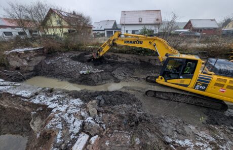 Wälze-Bach - Oberbodenabtrag mit Bagger